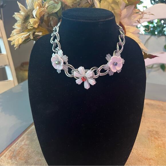 Sabika Chainlink Flower Crystal Silver Tone Necklace - Picture 1 of 9